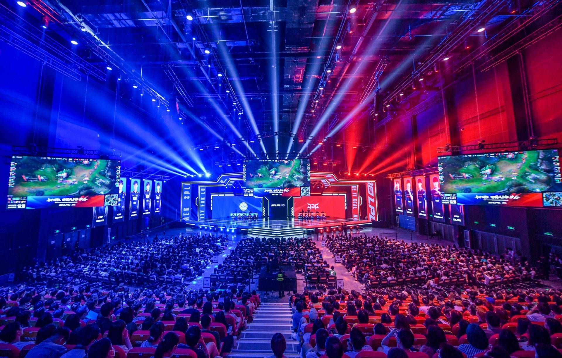 利物浦以2 利物浦以2