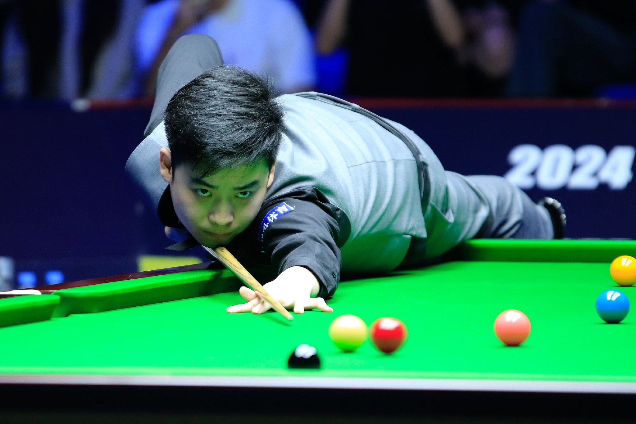 激烈的足球 激烈的足球